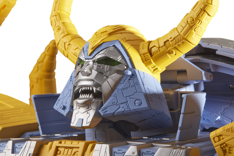 Illustration for article titled Hasbro Wants To Make A 2-Foot-Tall, $575 Transformers Unicron Toy